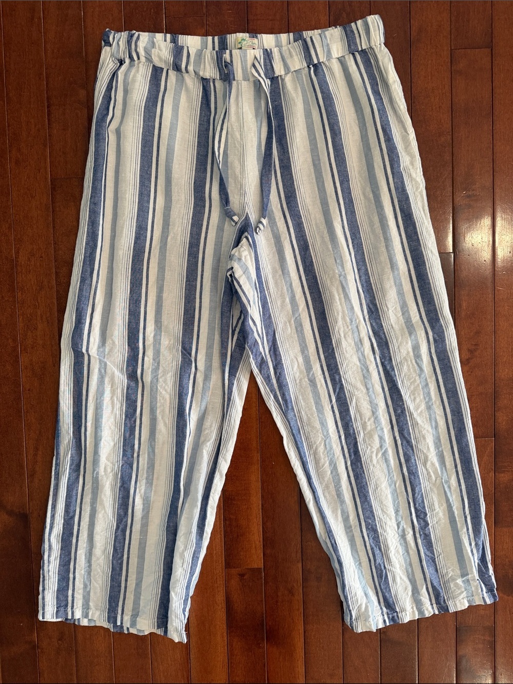 J. Crew Women’s Blue&Light Blue Striped Linen Drawstring Capri Pants Size Small